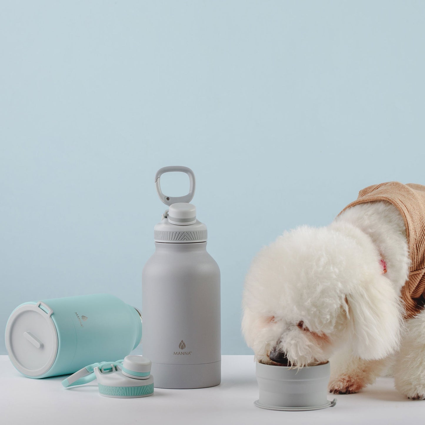46-oz-rover-bottle-r0 WEB_156A7390_2b12558f-2e11-4712-881b-a120febc680c.jpg